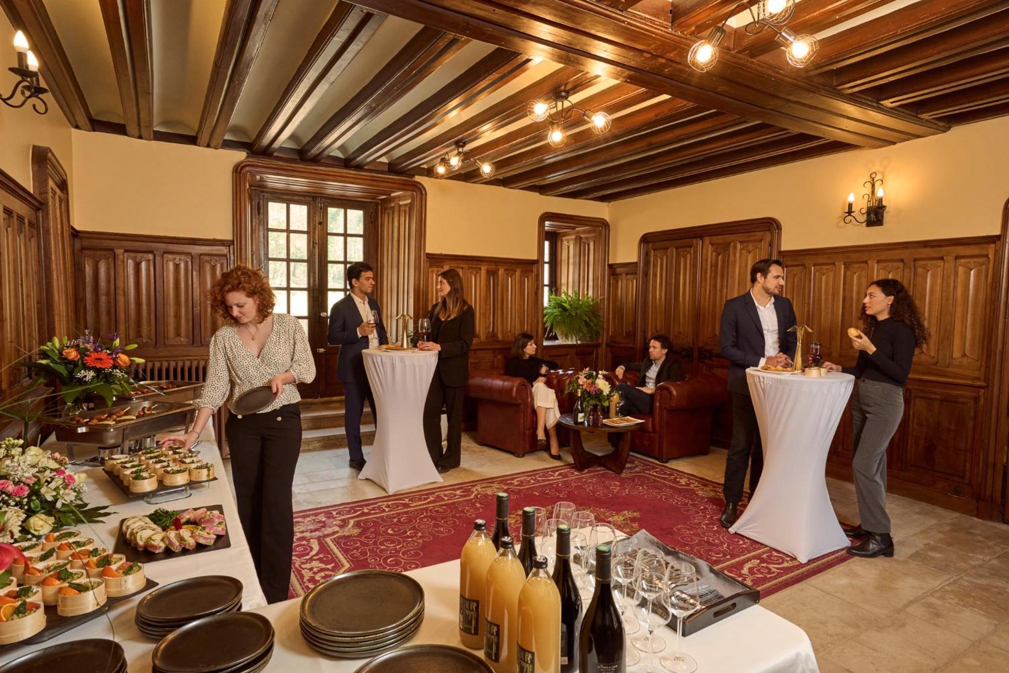 Domaine De La Commanderie De Ballan Exteriör bild