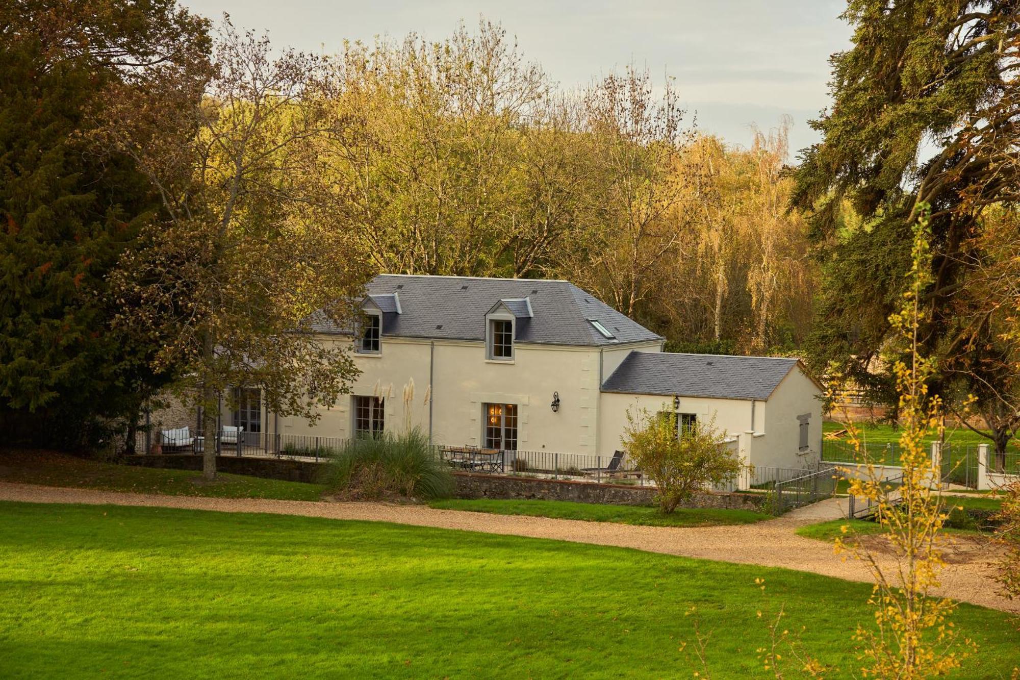 Domaine De La Commanderie De Ballan Exteriör bild